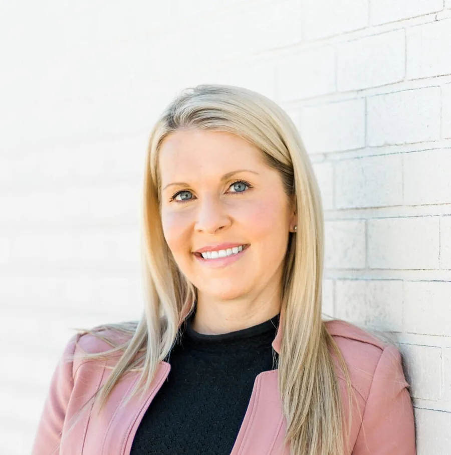 Dawnelle Steding, Botox Specialist at Aqua Aveda Salon & Spa